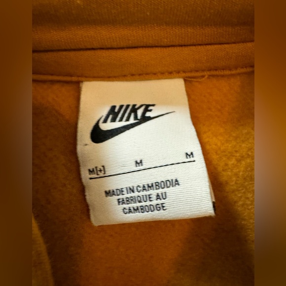 NIKE Sportswear Club kids Hoodie size M - Picture 3 of 3